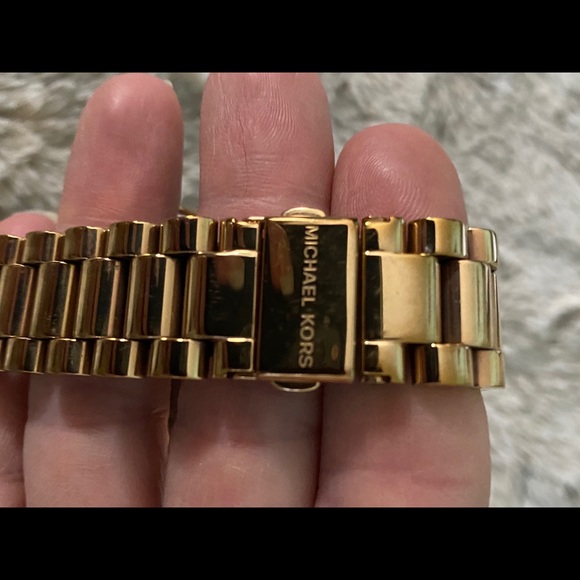 Michael Kors Blake Rose Gold Watch - Picture 4 of 6